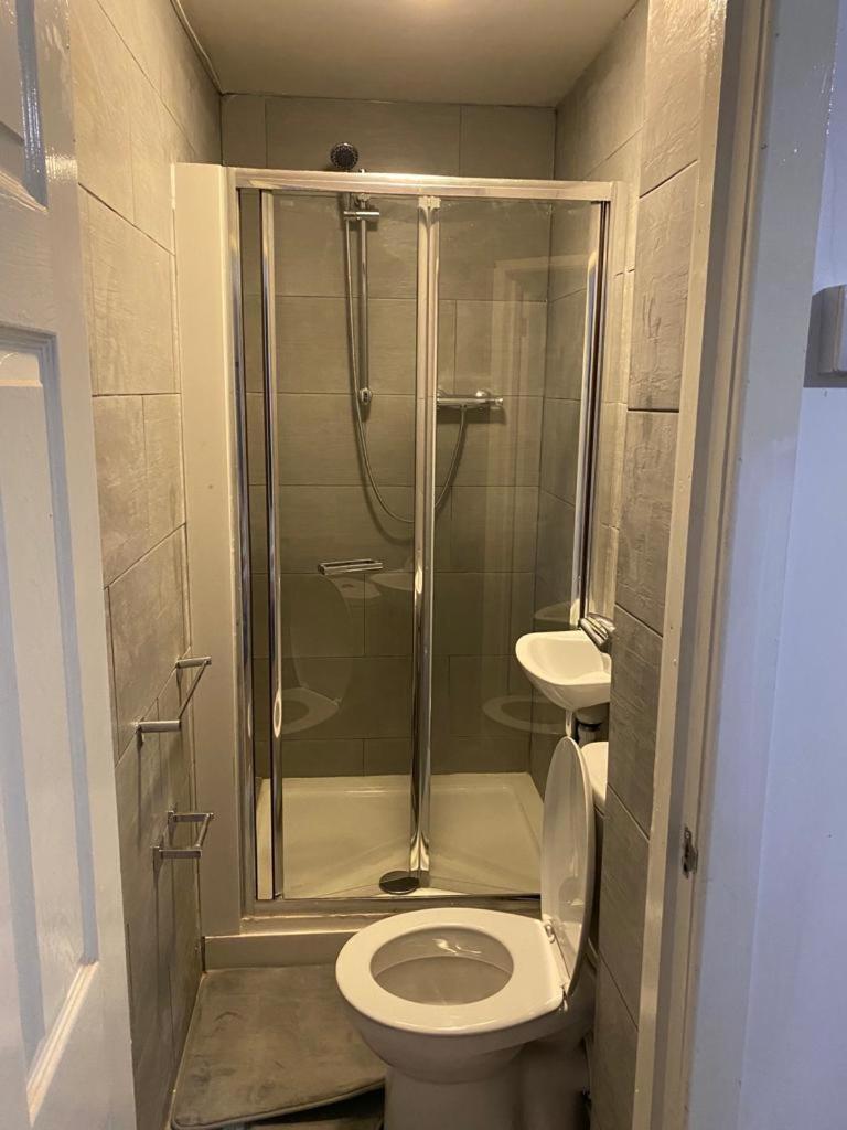 Double En-Suite Rooms Nevendon Kültér fotó